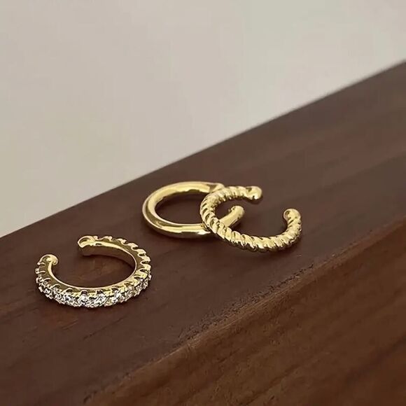 Set of 3 Gold Tone Earrings for Women Without Piercing - Picture 5 of 5